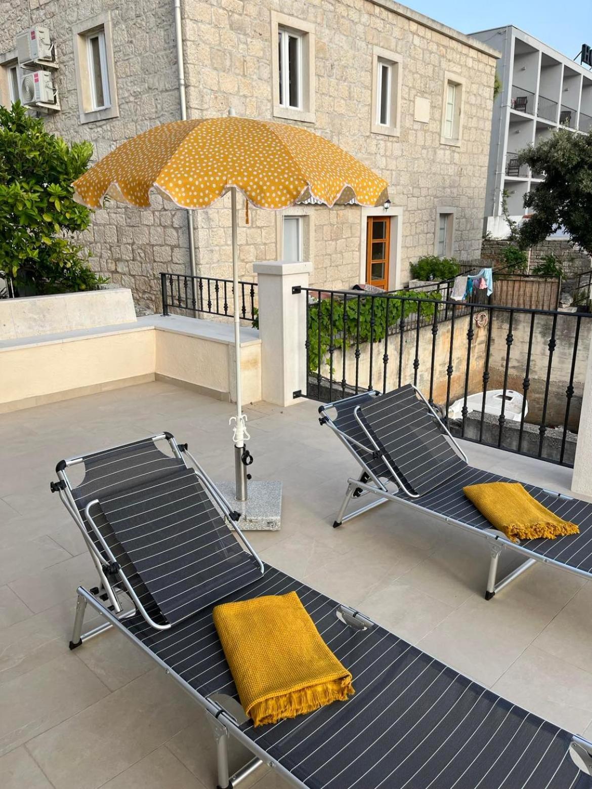 Apartments Barbaresko 룸바르다 외부 사진